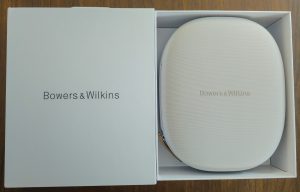 Bowers & Wilkins Px8 Over-Ear-Kopfhörer mit Aufbewahrungstasche in Verpackung