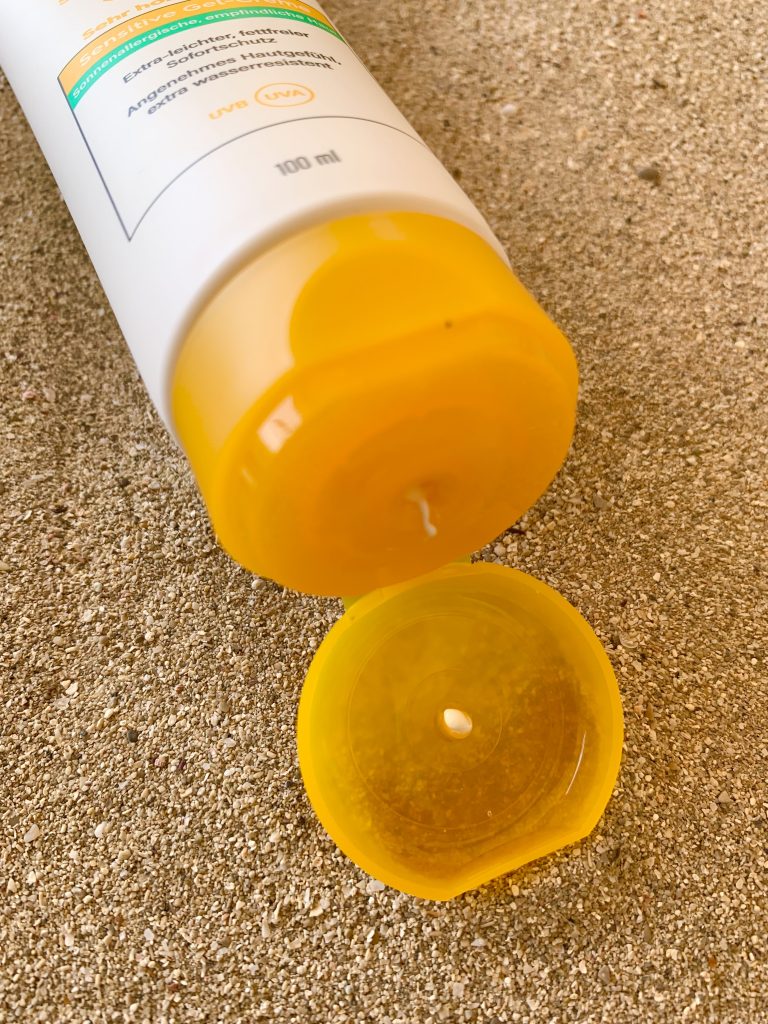 Daylong-Cetaphil-Sonnencreme-Nahaufnahme-geöffnete-Tube