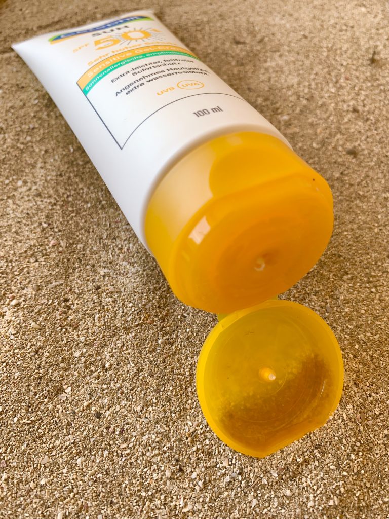 Daylong-Cetaphil-Sonnencreme-geöffnete-Tube-Gesamtansicht