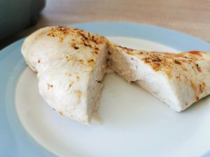 De'Longhi MultiFry Extra Chef Heißluftfritteuse Hähnchen aufgeschnitten