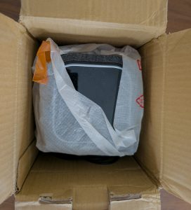 Denon Home 150 Bluetooth-Lautsprecher in Verpackung