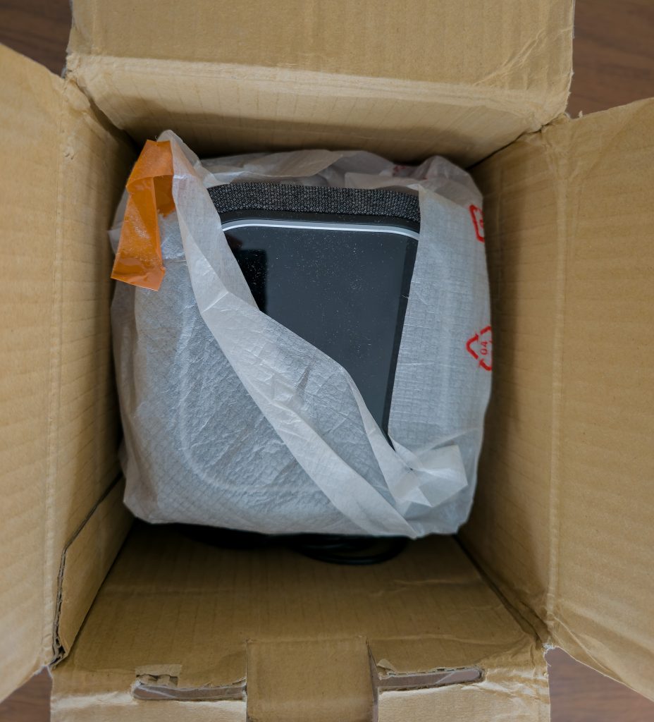 Denon Home 150 Bluetooth-Lautsprecher in Verpackung