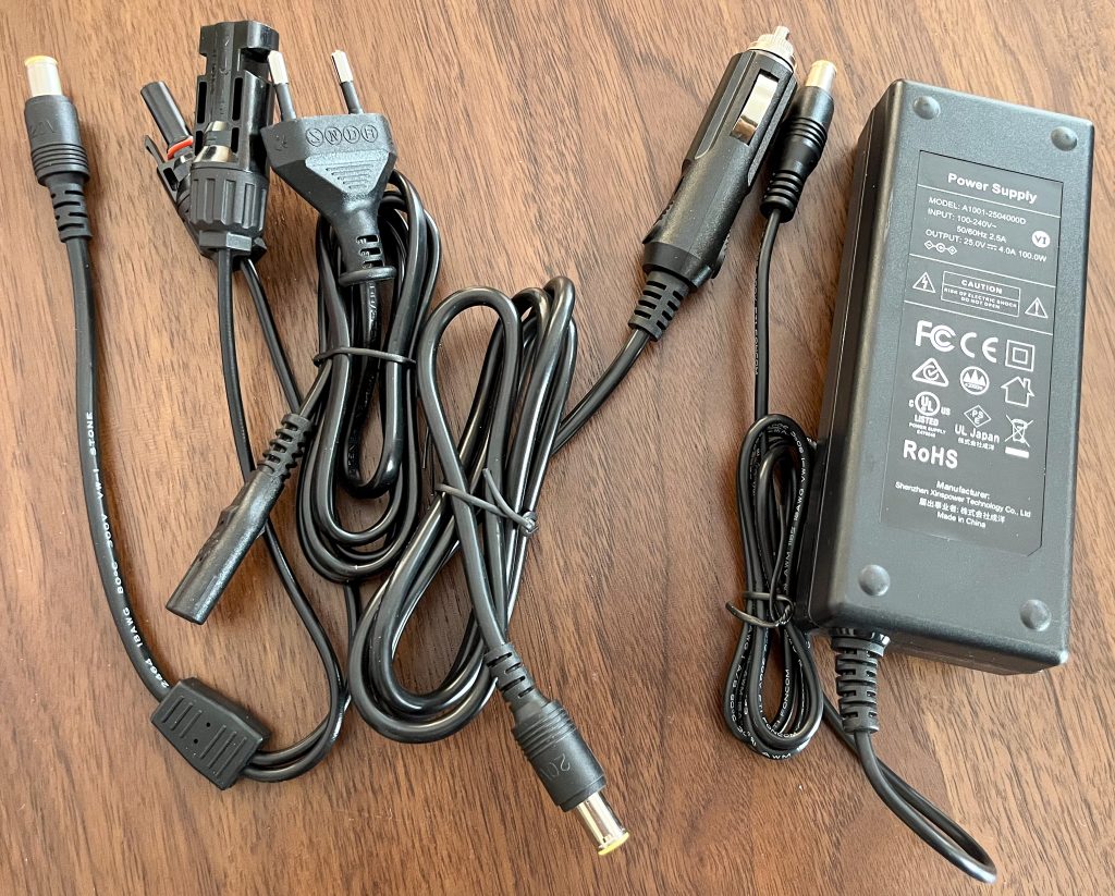 EBL Voyager 500 Powerstation Kabel im Lieferumfang