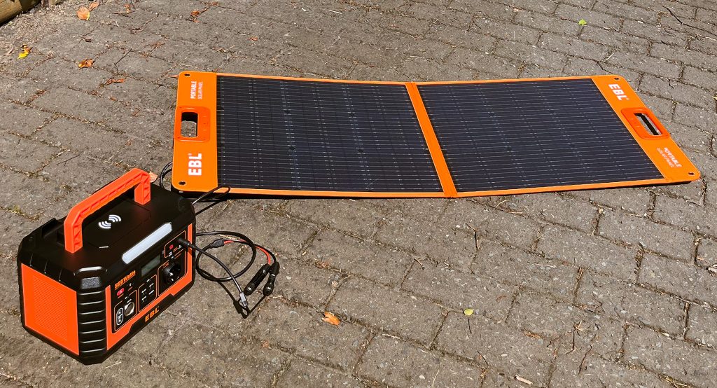 EBL Voyager 500 Powerstation beim Aufladen