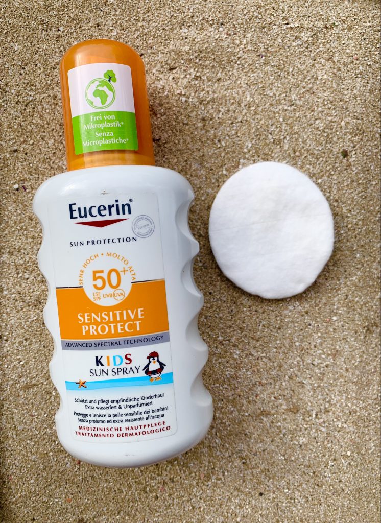 EUCERIN Sensitive Protect Kids Sun Spray 50+ Sonnencreme Wattepad-Test
