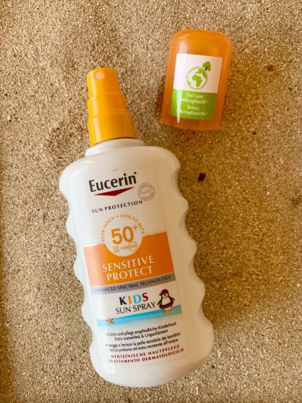 EUCERIN Sensitive Protect Kids Sun Spray 50+ Sonnencreme geöffneter Verschluss