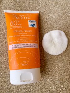 Eau Thermale Avène Intense Protect Sonnencreme Wattepadtest