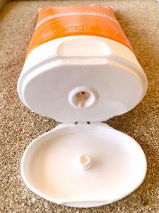 Eau-Thermale-Avène-Intense-Protect-Sonnencreme-geöffnete-Tube-nah