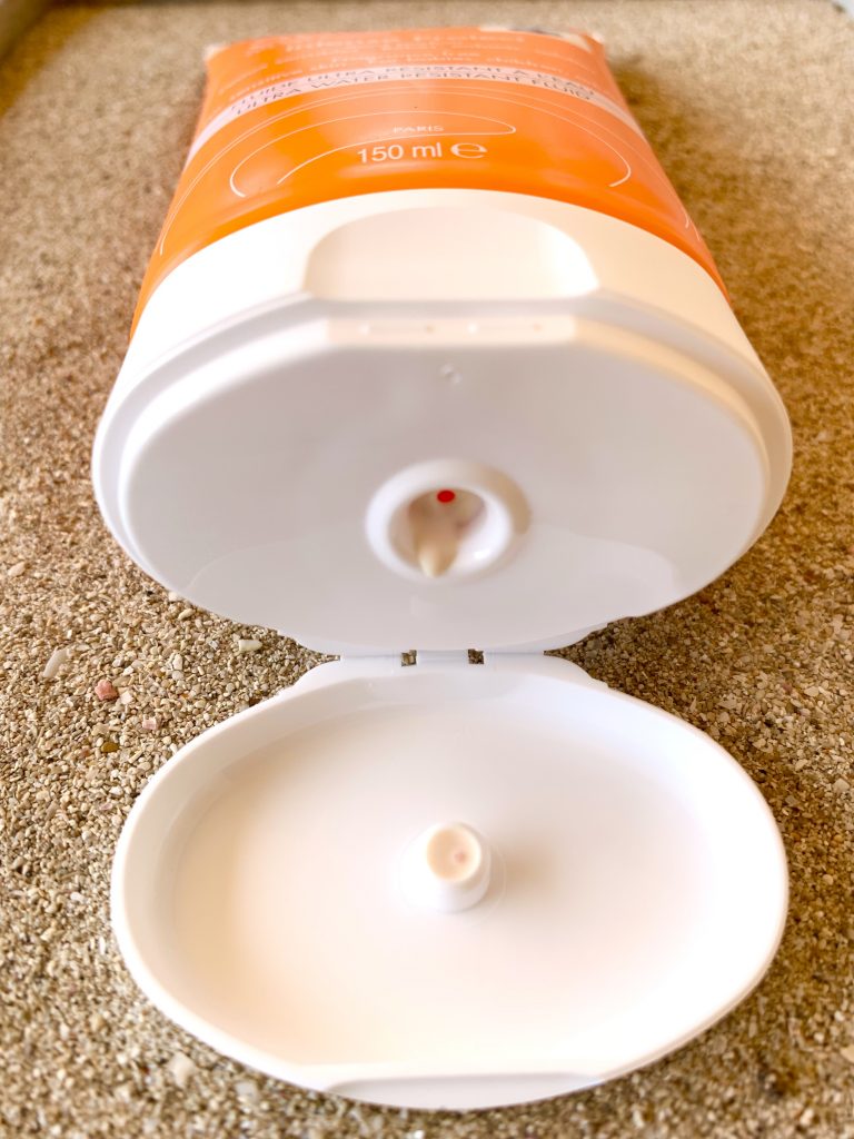 Eau-Thermale-Avène-Intense-Protect-Sonnencreme-geöffnete-Tube-nah