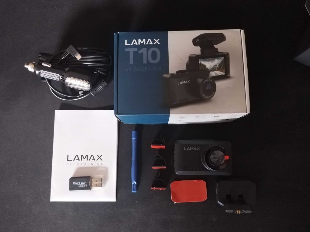 Gesamter Lieferumfang der LAMAX T10 Dashcam