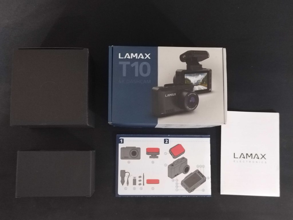 Gesamter Lieferumfang der LAMAX T10 Dashcam (unausgepackt)