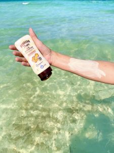 Hawaiian Tropic Silk Hydration Protective Sonnencreme leicht verrieben