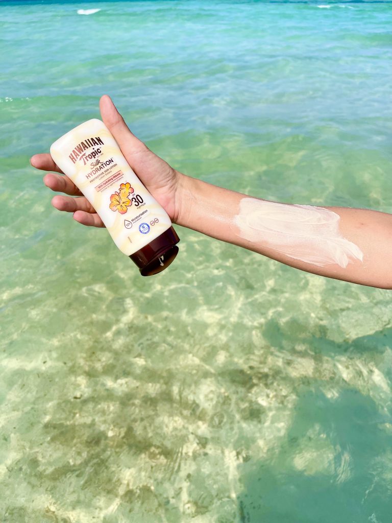 Hawaiian Tropic Silk Hydration Protective Sonnencreme leicht verrieben