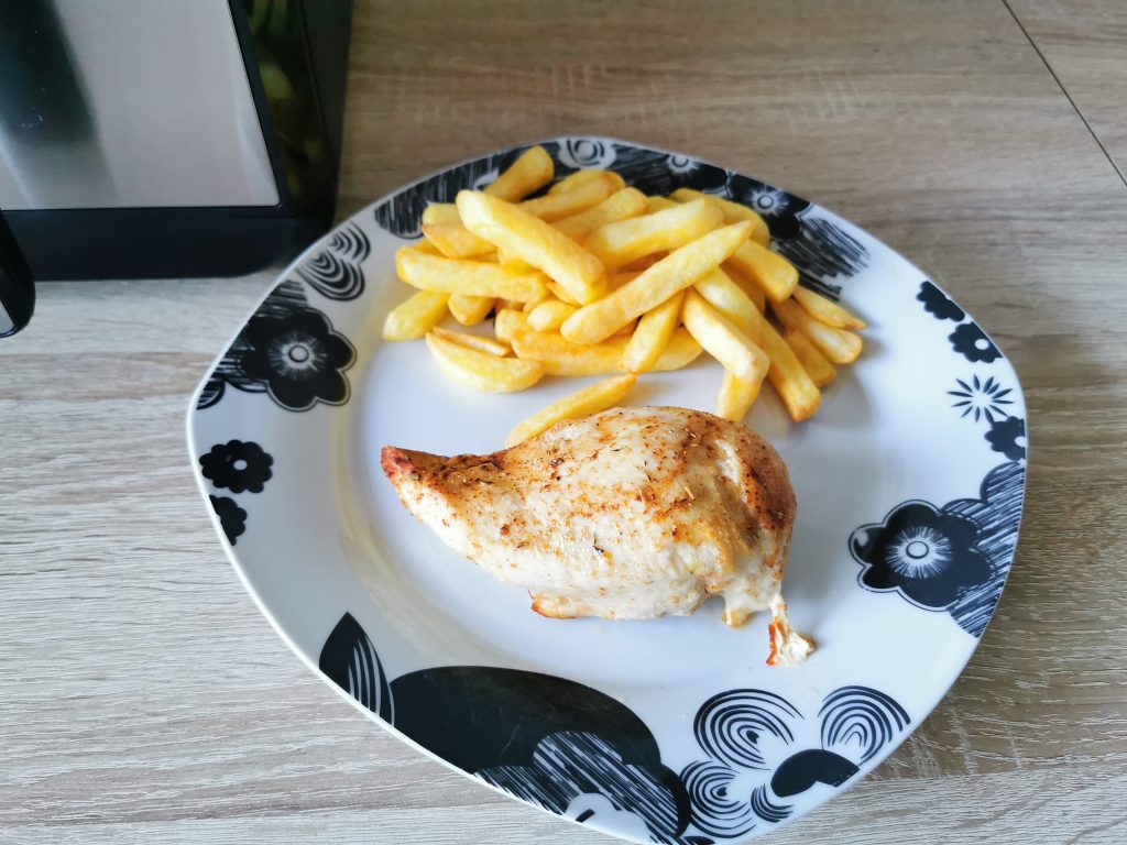 Innsky Dual Zone Heißluftfritteuse Pommes und Hähnchen Detail