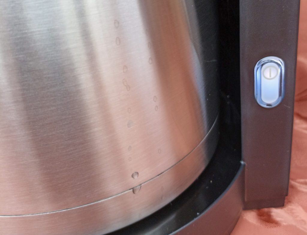 Krups KM305D ProAroma Kaffeemaschine Anschaltknopf