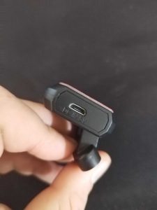 Micro-USB-Anschluss der Dashcam-Halterung