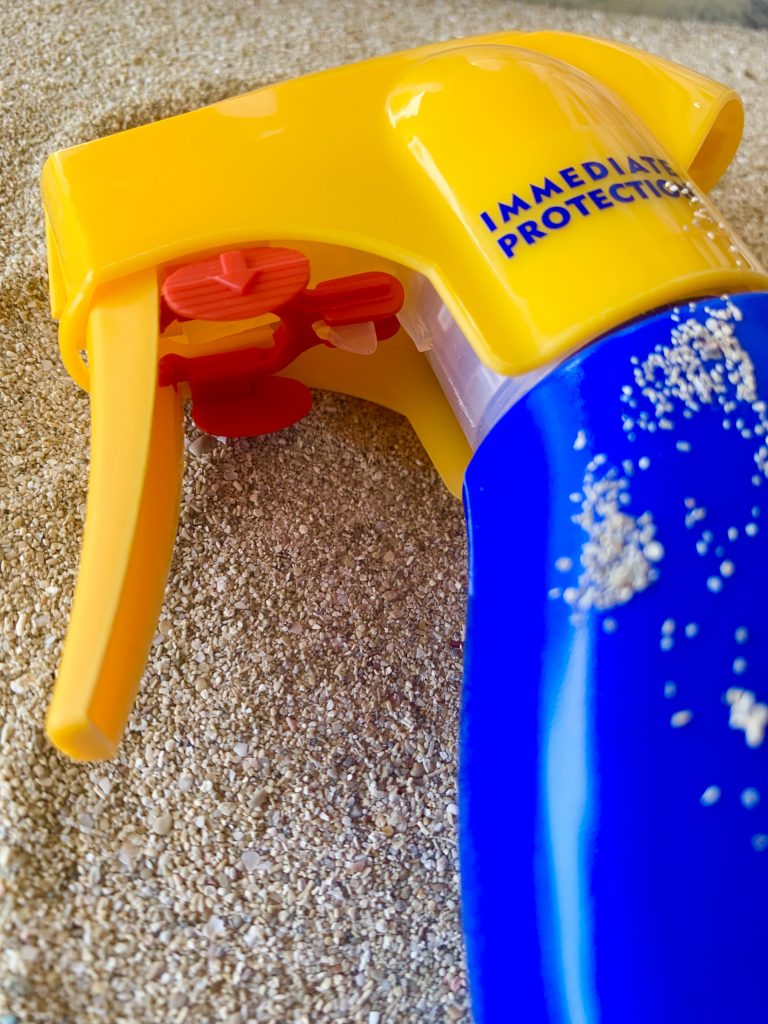 NIVEA SUN Kids Schutz und Pflege Sonnenspray Verschluss geschlossen Nahansicht