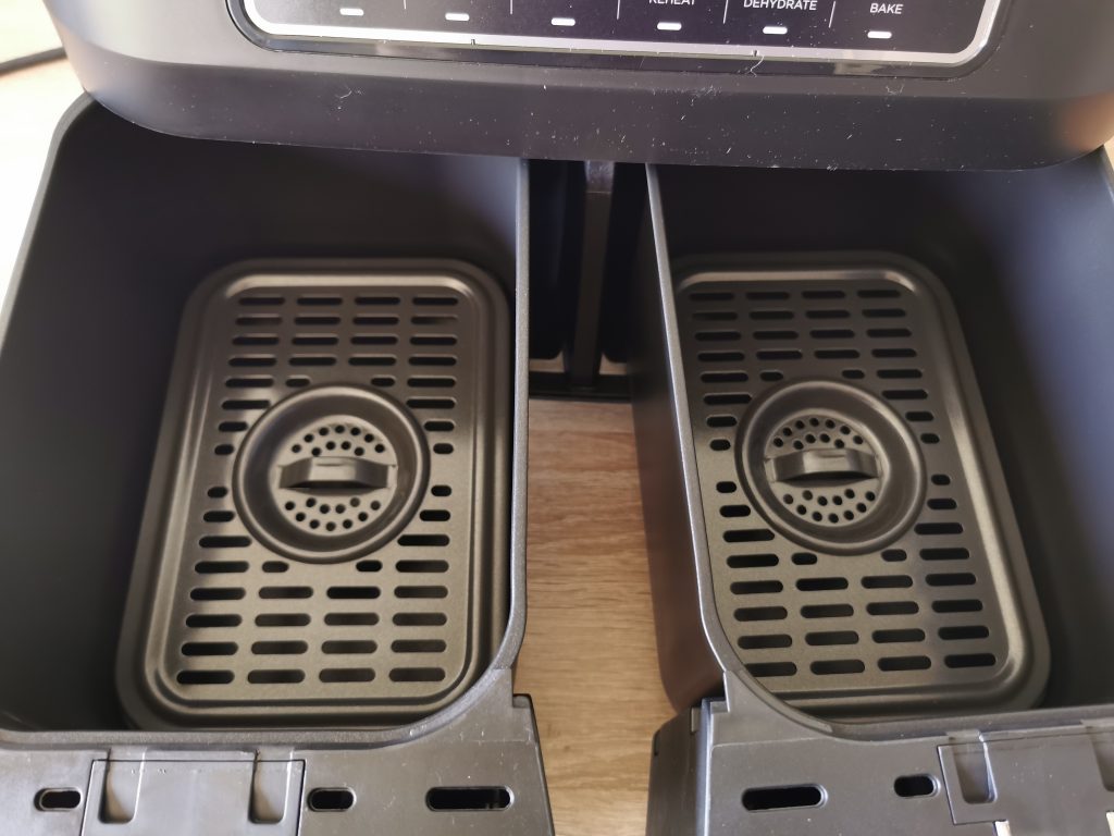 Ninja Foodie Dual Heißluftfritteuse Garkörbe mit Crisperplatten