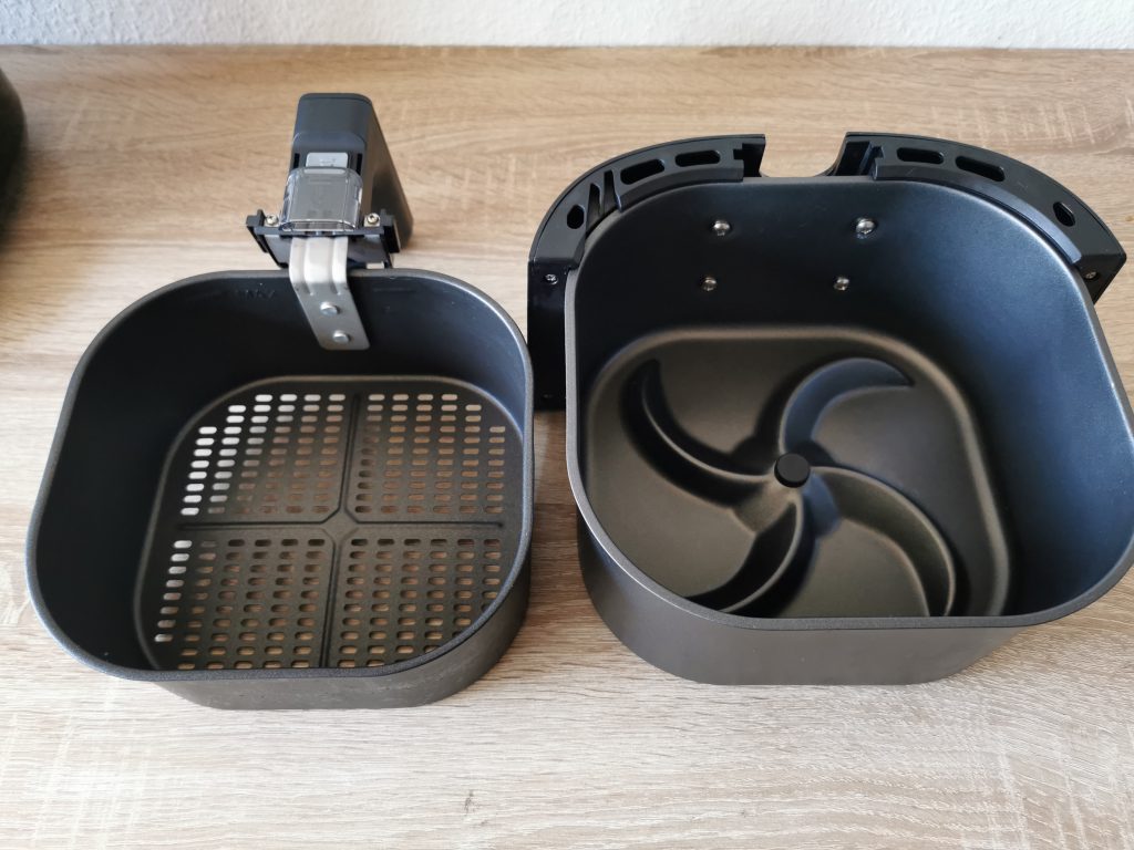 Philips essential Airfryer Garkorb und Einsatz