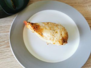 Philips essential Airfryer Hähnchen Detail