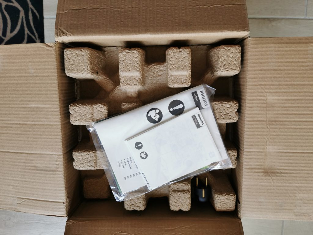 Philips essential Airfryer geöffnet