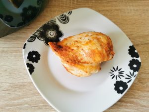 Venga Heißluftfritteuse Hähnchebrust Detail