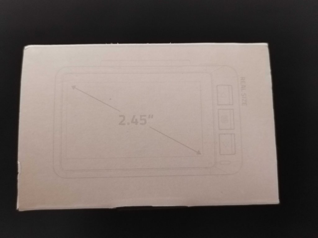 Verpackung der Lamax T10 Dashcam von der Seite