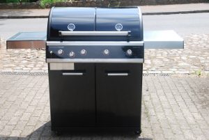 Outdoorchef Dualchef 425 G BZ Gasgrill aufgebaut