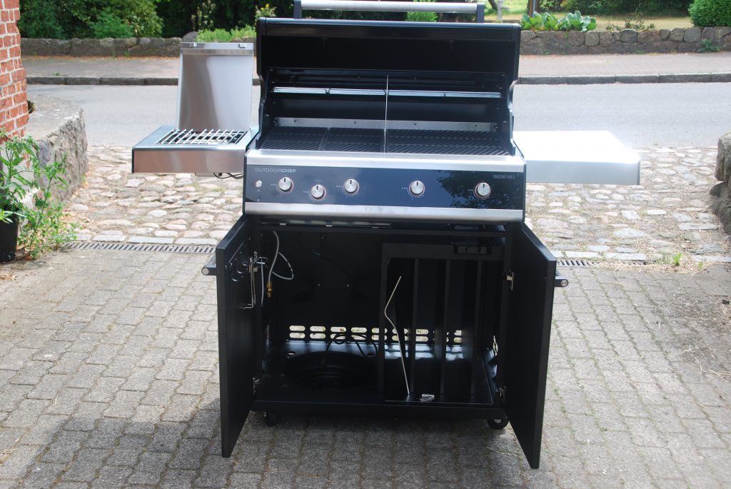 Outdoorchef Dualchef 425 G BZ Gasgrill aufgebaut und offen