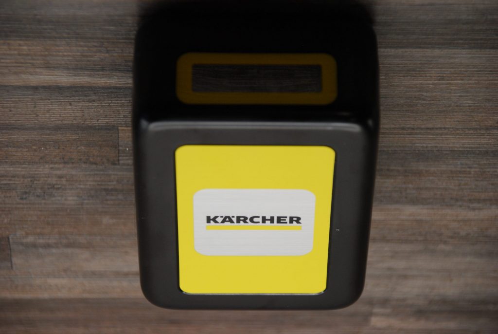Kärcher LTR 18-30 Akku-Rasentrimmer Akku anders herum