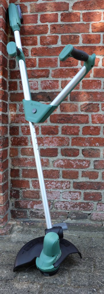 Bosch UniversalGrassCut 18-260 Akku-Rasentrimmer Vollansicht