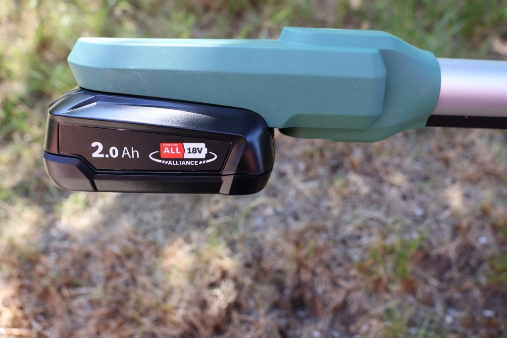 Bosch UniversalGrassCut 18-260 Akku-Rasentrimmer Akku im Gerät
