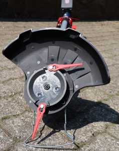 Güde RT 18-201-05 Akku-Rasentrimmer Messer montiert