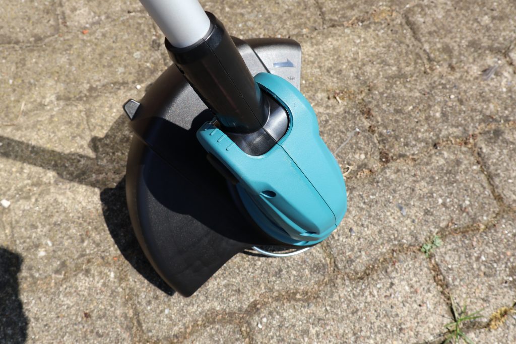 Makita DUR181RF Akku-Rasentrimmer von oben