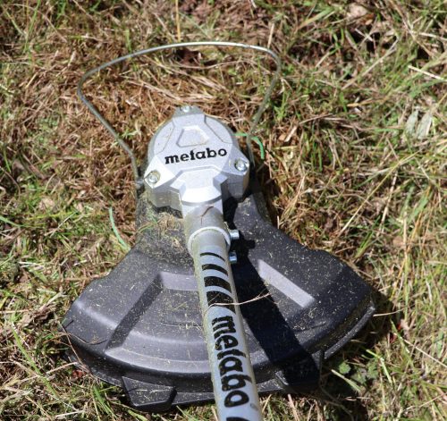 Metabo RTD 18 LTX BL 30 Akku-Rasentrimmer im Einsatz