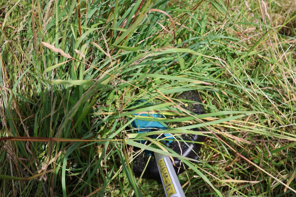 Makita DUR181RF Akku-Rasentrimmer Hohes Gras