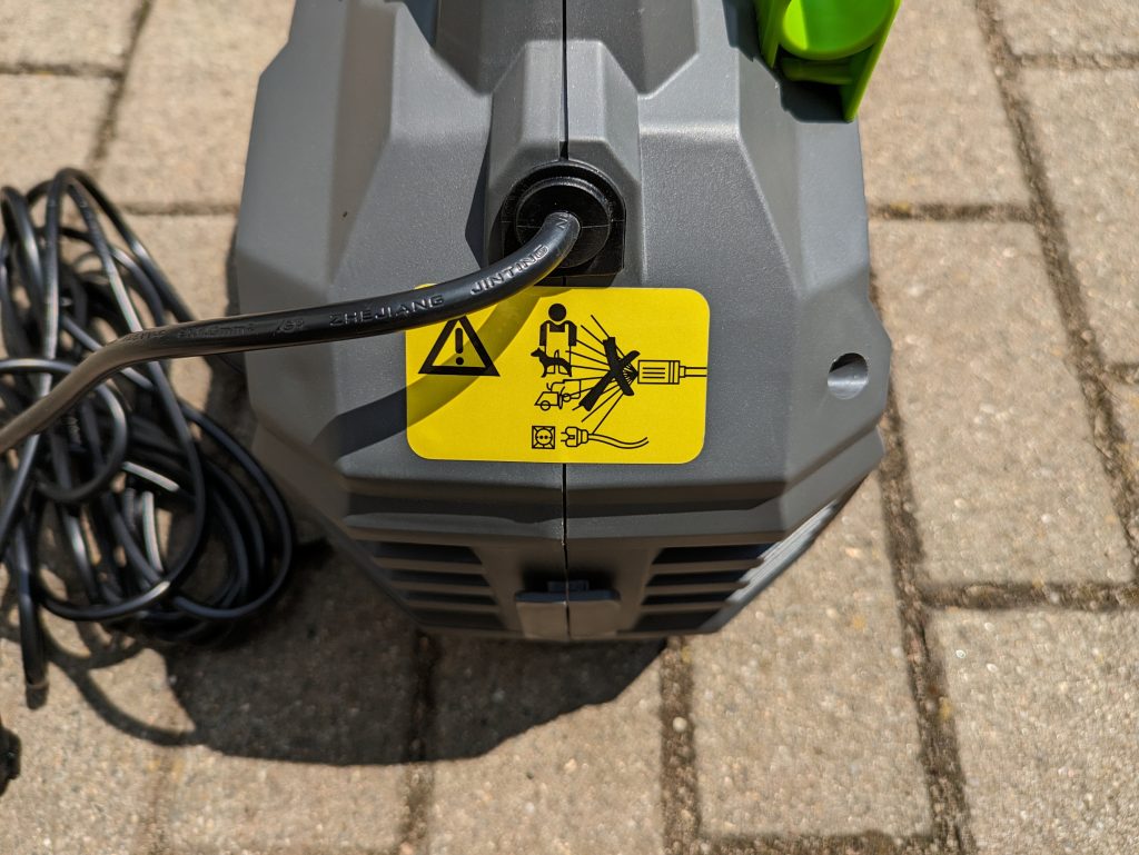 AGT Professional ZX 7340 675 Hochdruckreiniger von links Nahansicht