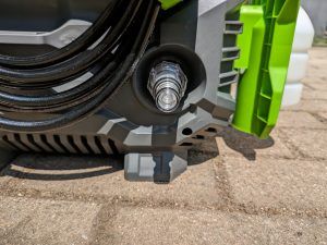AGT Professional ZX 7340 675 Hochdruckreiniger zusammengebaut Nahansicht Wasseranschluss