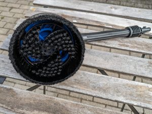 Ausgepackte Bürste des Nilfisk E 145.4-9 X-TRA PAD Hochdruckreinigers
