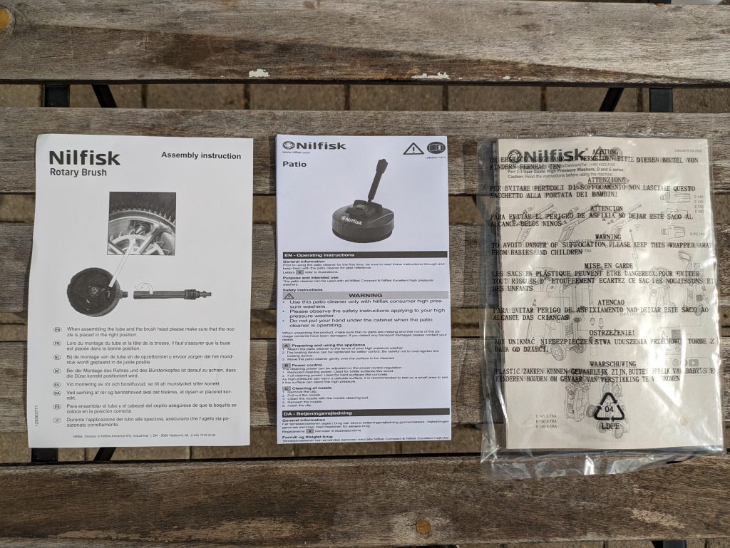 Bedienungsanleitung des Nilfisk E 145.4-9 X-TRA PAD Hochdruckreinigers und den Bürsten