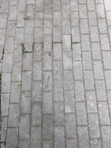 Black + Decker BXPW 1600PE Hochdruckreiniger Terrassenreiniger vor der Reinigung