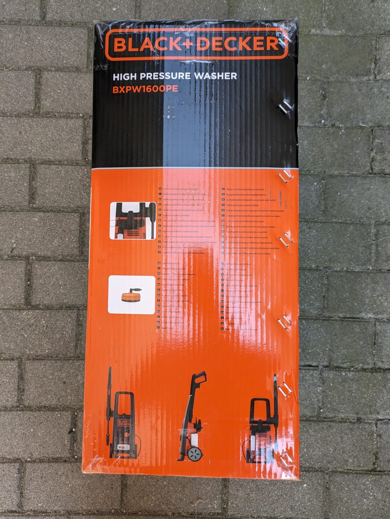 Black + Decker BXPW 1600PE Hochdruckreiniger Verpackung von links