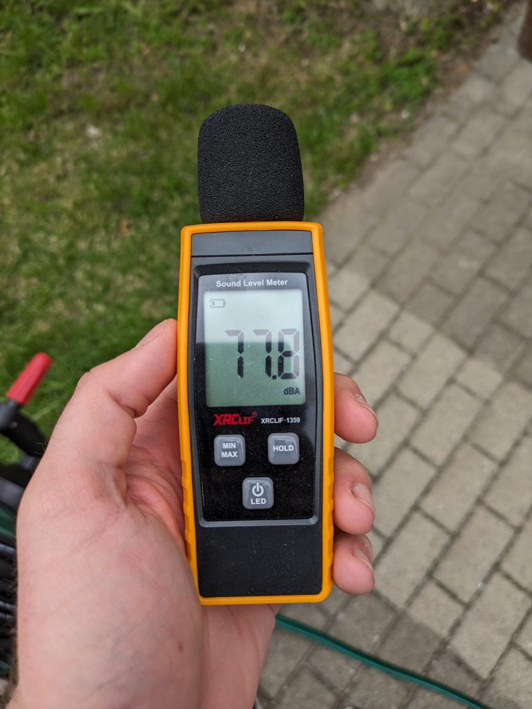 Bosch AdvancedAquatak 160 Hochdruckreinigers Dezibelmessung