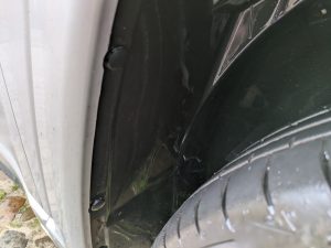 Bosch Aquatak 130 Hochdruckreiniger Radkasten nach der Reinigung vorne