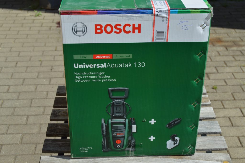 Bosch Aquatak 130 Hochdruckreiniger Verpackung von links