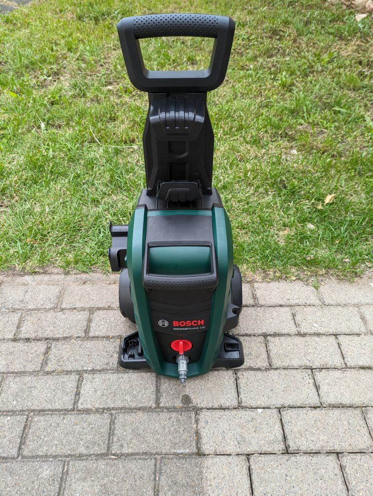 Bosch Aquatak 130 Hochdruckreiniger von vorne