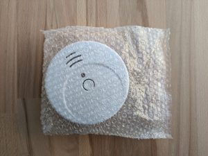 Brennenstuhl RM C 9010 Rauchmelder verpackt in der Luftpolsterfolie