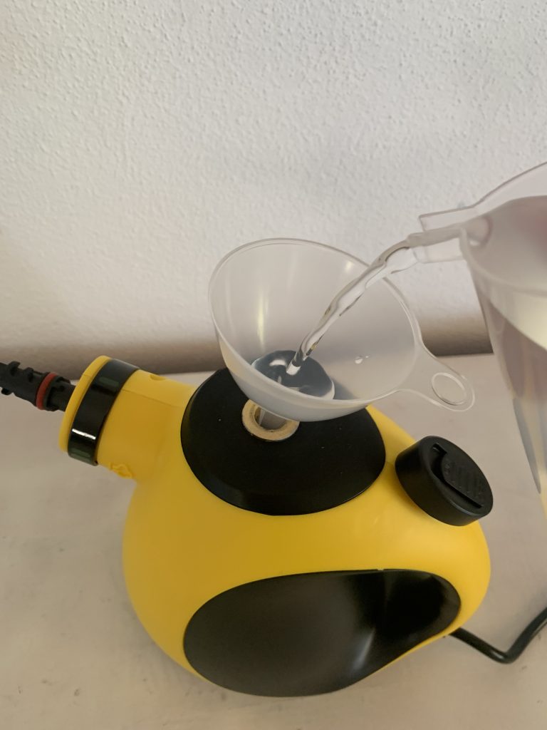 Clatronic DR 3653 Handdampfreiniger Befüllen mit Wasser