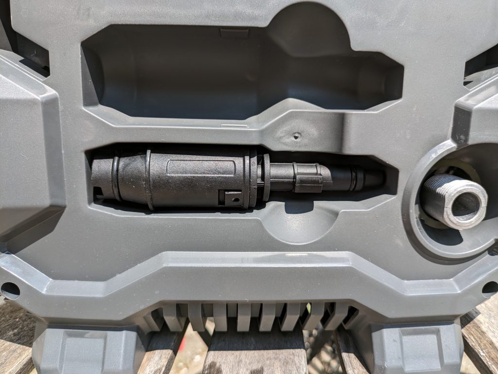 Düse in Düsenhalterugn des AGT Professional ZX 7340 675 Hochdruckreinigers