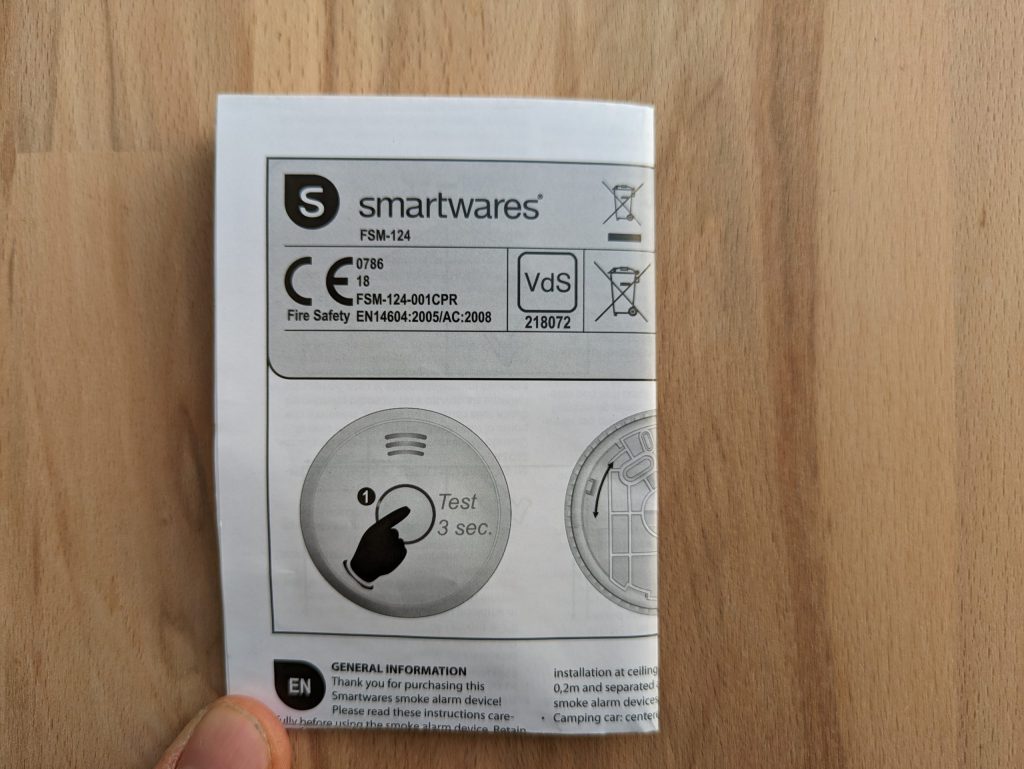 Erster Faltzettel des Smartware FSM 124 Rauchmelders